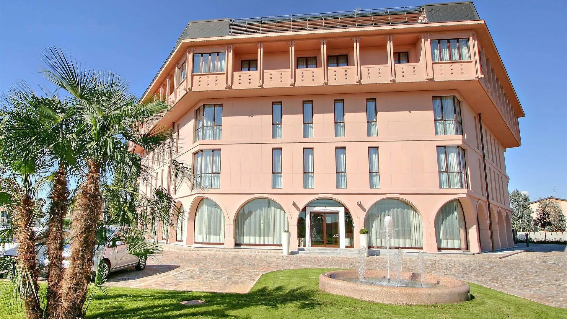 Hotel Habitat location